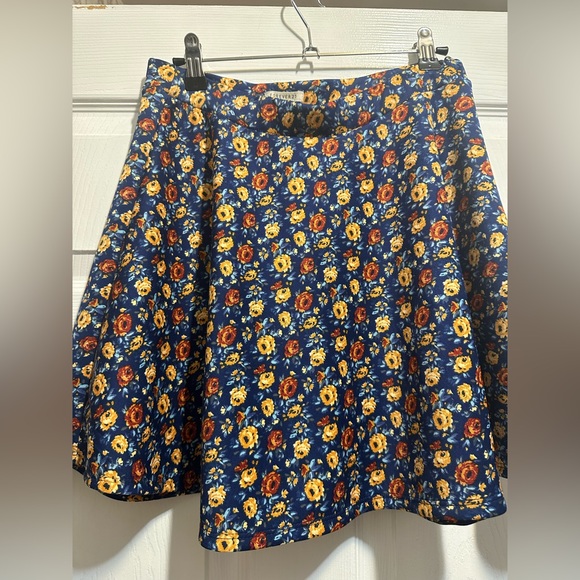 Forever 21 Skirt Womens Floral Mini Skirt - Picture 4 of 5